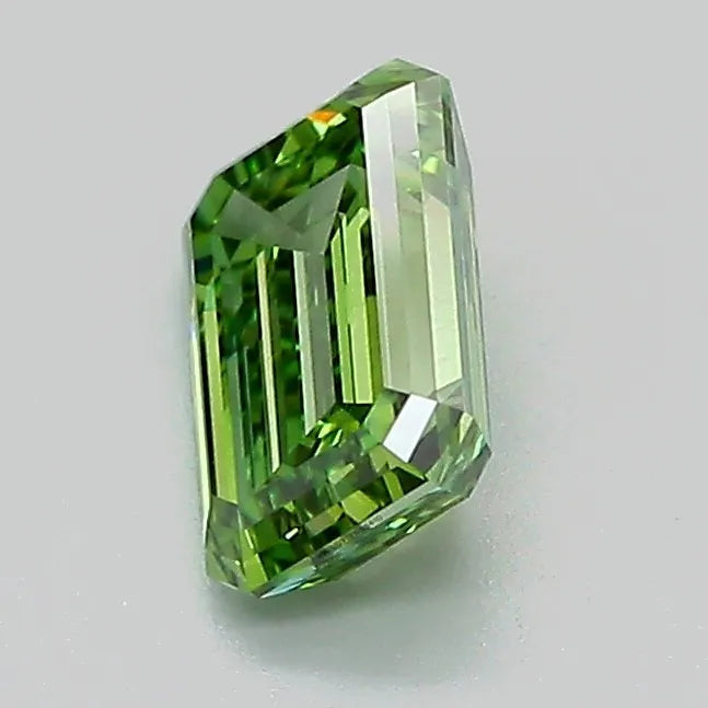 1.05ct Emerald Lab Grown Diamond (Colour Fancy Vivid Green, Clarity VVS2, IGI Certified)